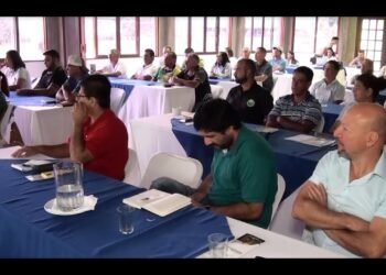 Cooperativas de la Región Brunca participaron en un foro sobre la ruta del cáñamo