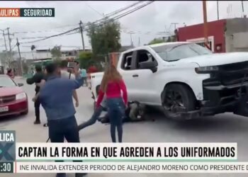 Civiles agreden a uniformados en Nuevo Laredo Tamaulipas