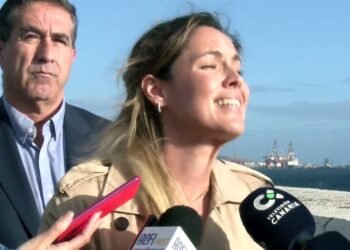 “La ecoisla de Antonio Morales se ahoga en aguas residuales”  María Fernández (Coalición Canaria)