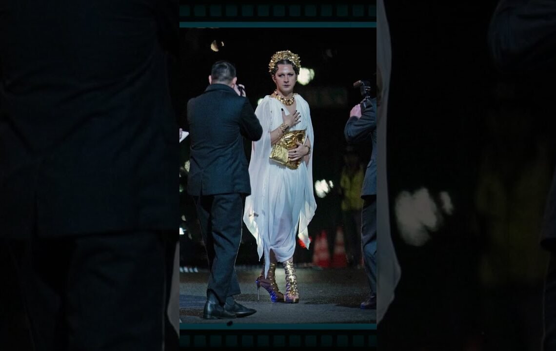 #shialabeouf en el set del #film “Megalópolis” parece diosa griega #shorts