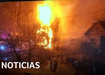 Mueren cinco personas en incendio de vivienda en Nueva York | Noticias Telemundo