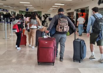 Sube tráfico de pasajeros en aeropuerto de Hermosillo