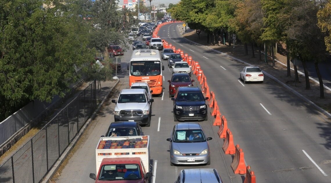 Obras públicas se llevan a cabo en simultáneo para evitar daños por las lluvias en Hermosillo: Antonio Astiazarán Obras públicas se llevan a cabo en simultáneo para evitar daños por las lluvias en Hermosillo: Antonio Astiazarán