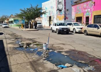 “Todos estamos hartos de las fugas de aguas negras”: Vecinos del centro de Hermosillo