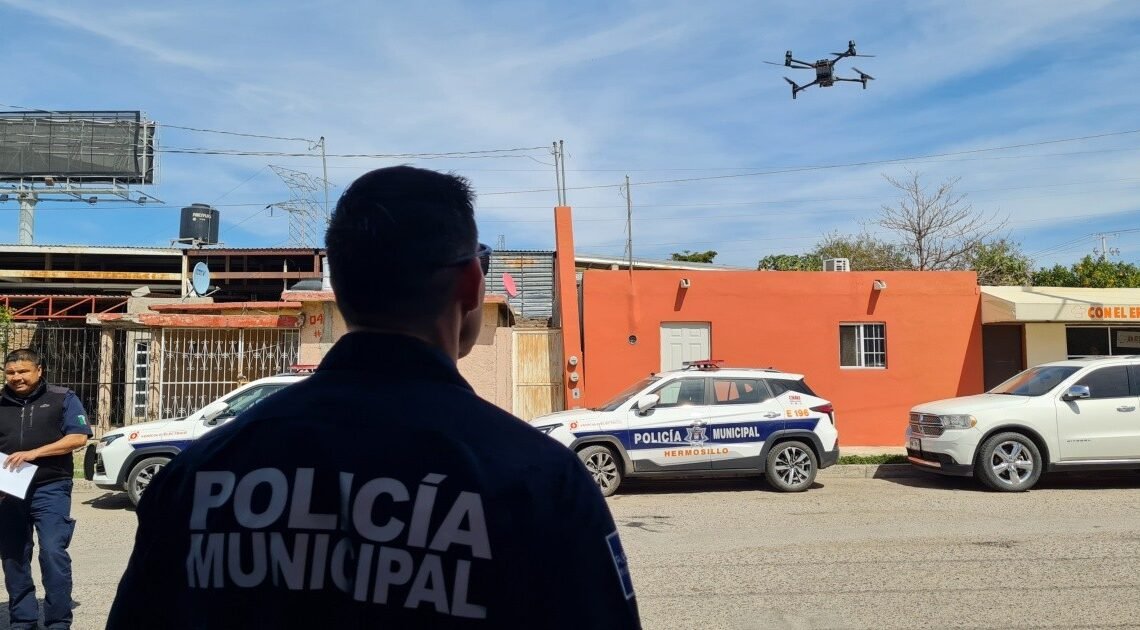 Con drones y por tierra buscan a conductor que arrolló a familia en Hermosillo; 2 niños están graves Con drones y por tierra buscan a conductor que arrolló a familia en Hermosillo; 2 niños están graves