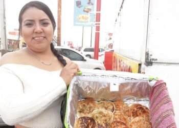 ¡Muy buen Sazón! Martha ofrece gorditas laguneras casa por casa en Hermosillo
