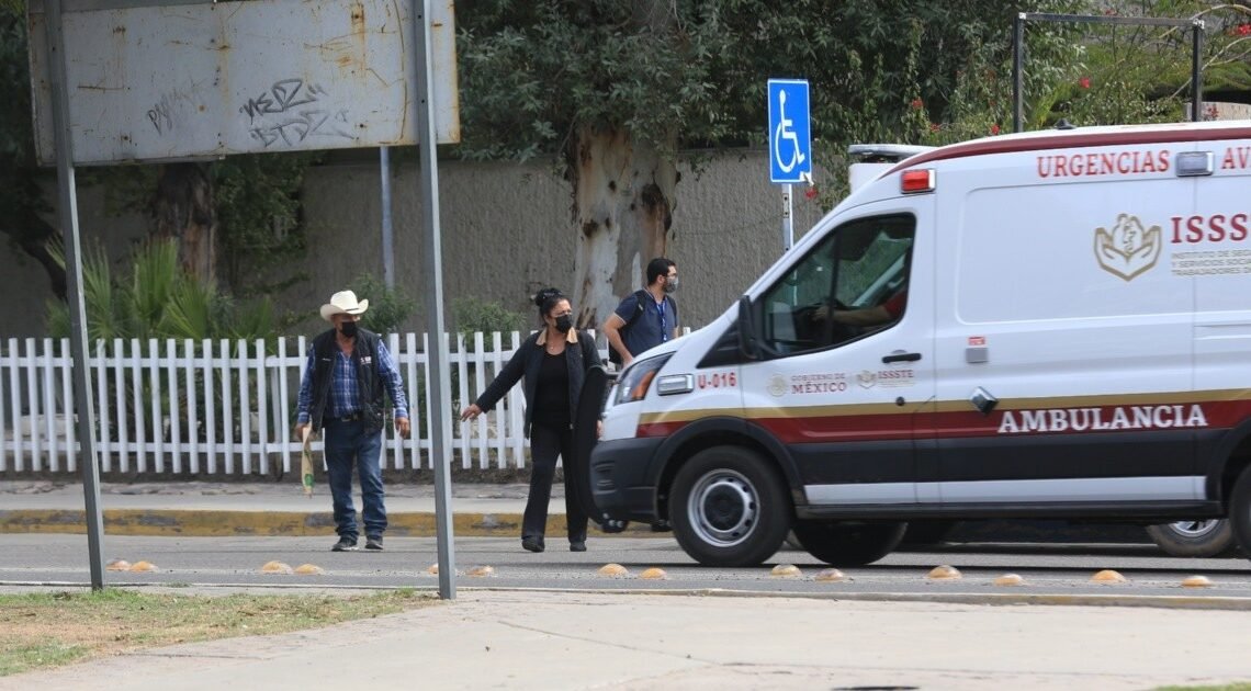 Peatones deben tener paciencia para cruzar el bulevar Morelos en Hermosillo Peatones deben tener paciencia para cruzar el bulevar Morelos en Hermosillo