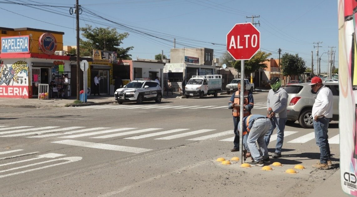 Hermosillo: Colocan cuatro altos y líneas peatonales en cruce donde atropellaron a familia