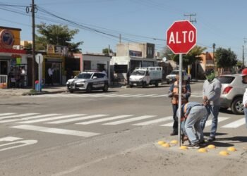 Hermosillo: Colocan cuatro altos y líneas peatonales en cruce donde atropellaron a familia
