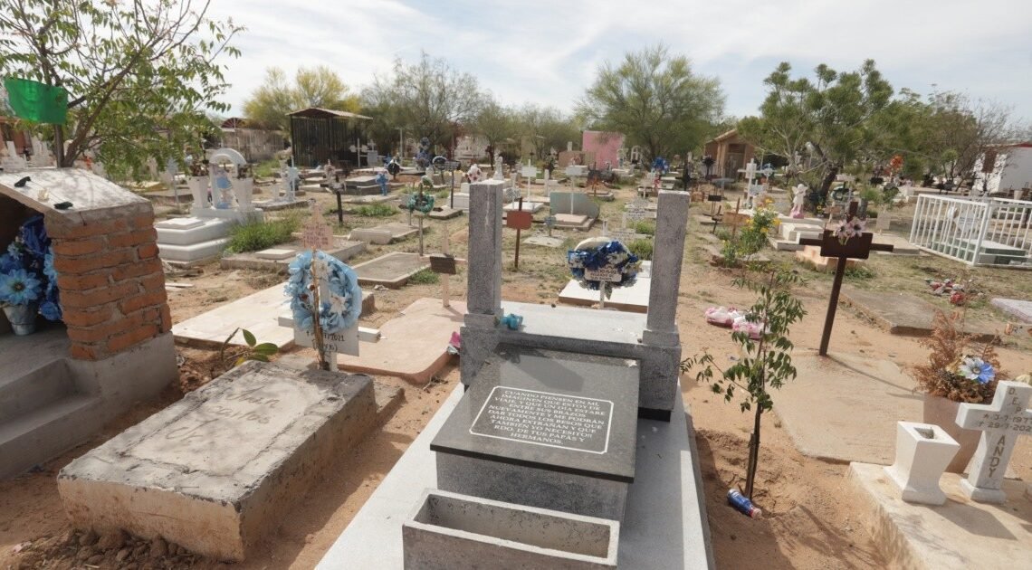 Denuncian robo de lápidas en el Panteón Sahuaro de Hermosillo. ¡No respetan! Denuncian robo de lápidas en el Panteón Sahuaro de Hermosillo. ¡No respetan!