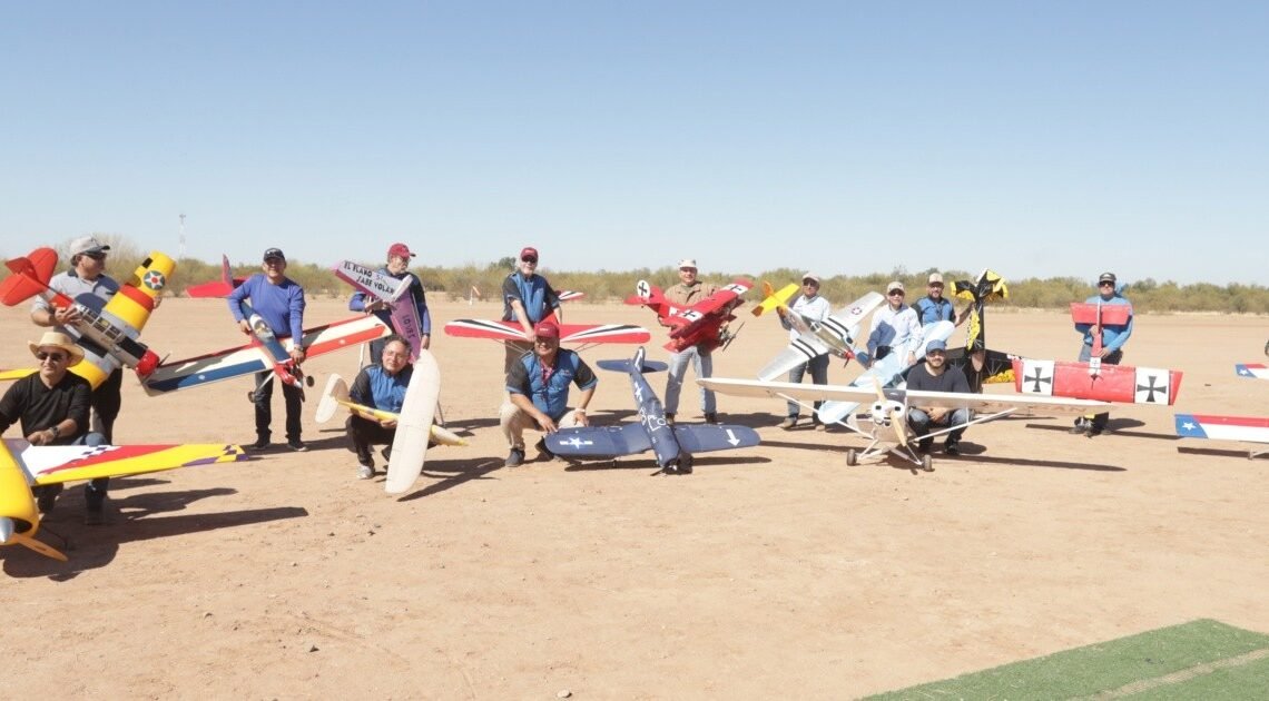 VIDEO | ¡Mandan a volar el estrés! Tienen más de tres décadas de jugar a ser pilotos en cielos de Hermosillo con aviones a escala