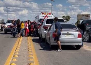 Se registra accidente en San Pedro el Saucito a causa del tráfico