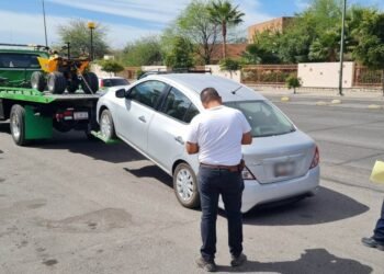 Hermosillo: Ciclista es impactado por una motocicleta y, al caer, es golpeado por un auto en boulevard Rosales