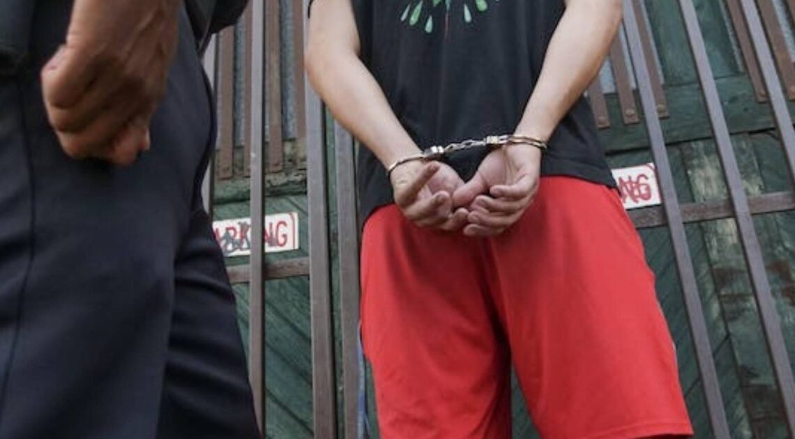 Arrestan a hombre que tenía siete envoltorios con narcóticos en la Cholla, Hermosillo