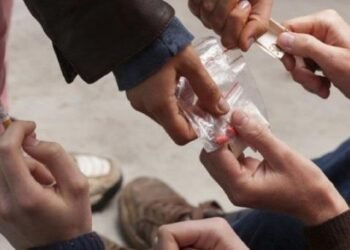 Charlas antidrogas en escuelas no solucionan raíz del problema: psicólogo