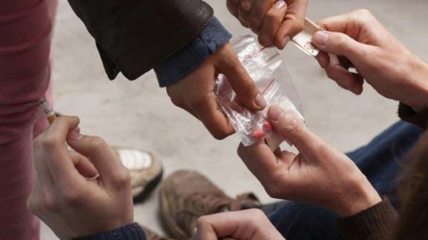 Charlas antidrogas en escuelas no solucionan raíz del problema: psicólogo Charlas antidrogas en escuelas no solucionan raíz del problema: psicólogo