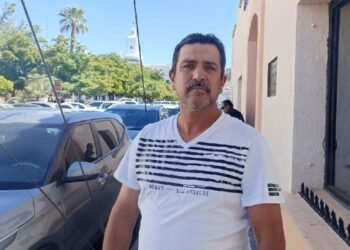 Policía retirado de su cargo pide apoyo para que resolver su caso