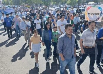 Marchan por el autismo y el síndrome de down en Hermosillo