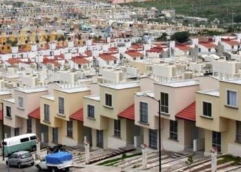 Infonavit rehabilitará y reasignará viviendas a familias necesitadas