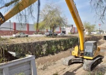 Limpieza de canales en Hermosillo lleva avance del 70%; Servicios Públicos