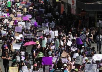 Marchan en México para conmemorar Día Internacional de la Mujer