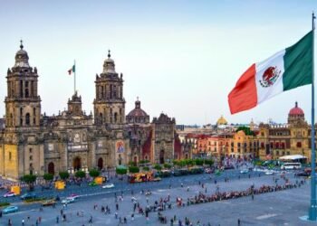 AMLO dice que México se está convirtiendo en una potencia económica