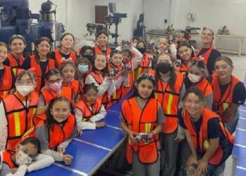 Participan estudiantes de primaria en Encuentro de Niñas con las Ciencias
