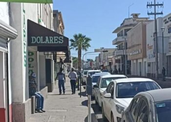 Fortaleza del peso frente al dólar impulsa la compra de divisas
