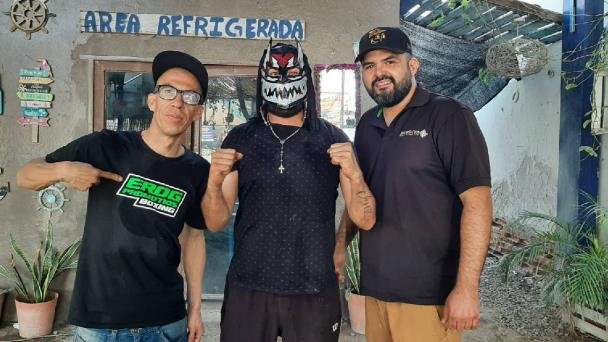 Luchador organiza colecta para festejar a los pequeños el Día del Niño Luchador organiza colecta para festejar a los pequeños el Día del Niño