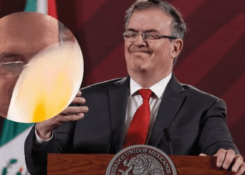 Marcelo Ebrard es agredido al salir del Palacio Nacional