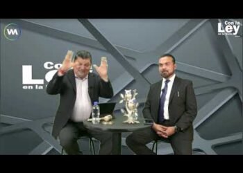 Con la ley en la Mano  Tema: Emprendimiento Jurídico.