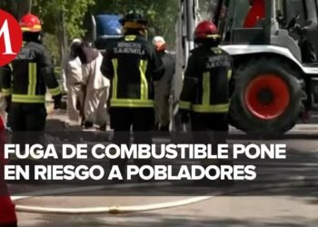 Controlan fuga de combustible tras reportes de vecinos en Tlalnepantla