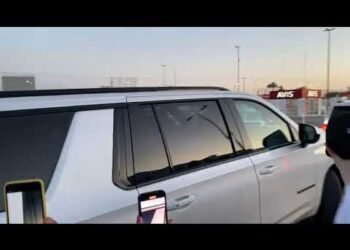 Peso Pluma llega a Hermosillo, está listo para el Palenque de la ExpoGan 2023