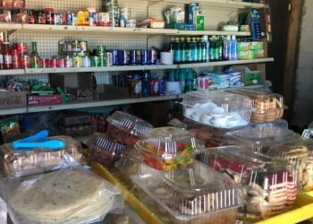 Hacen frente abarrotes a tiendas de conveniencia y “supers” en Hermosillo