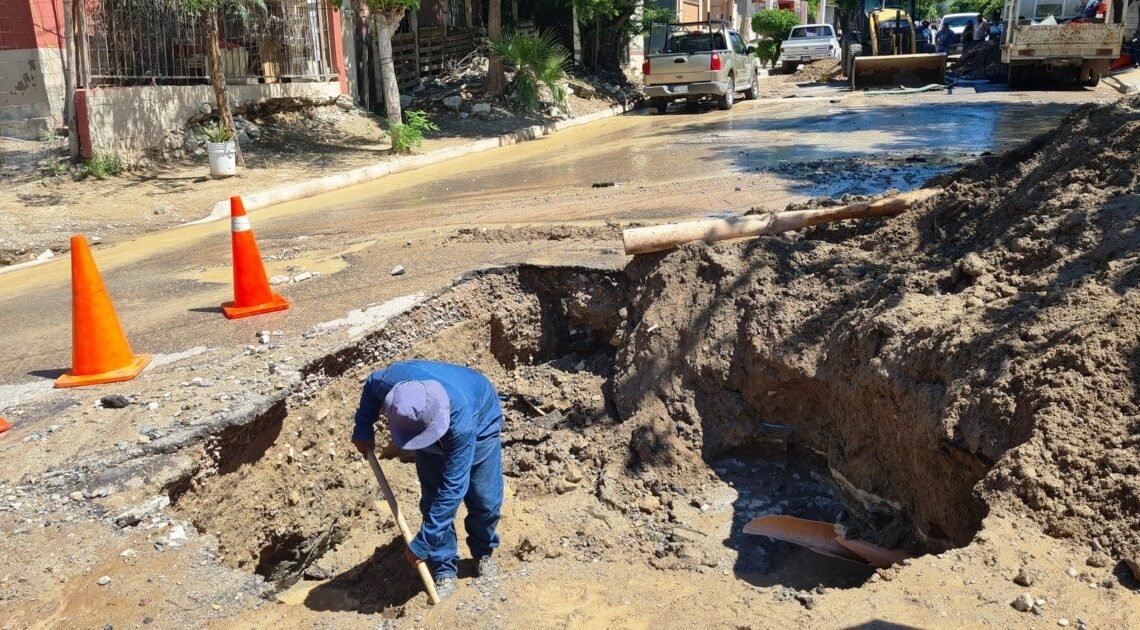 Agua de Hermosillo advierte de baja presión en el servicio en al menos 30 colonias por reparación de fuga Agua de Hermosillo advierte de baja presión en el servicio en al menos 30 colonias por reparación de fuga