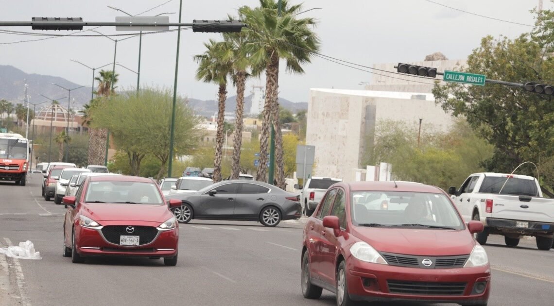 Instalarán tres semáforos al Norte de Hermosillo Instalarán tres semáforos al Norte de Hermosillo