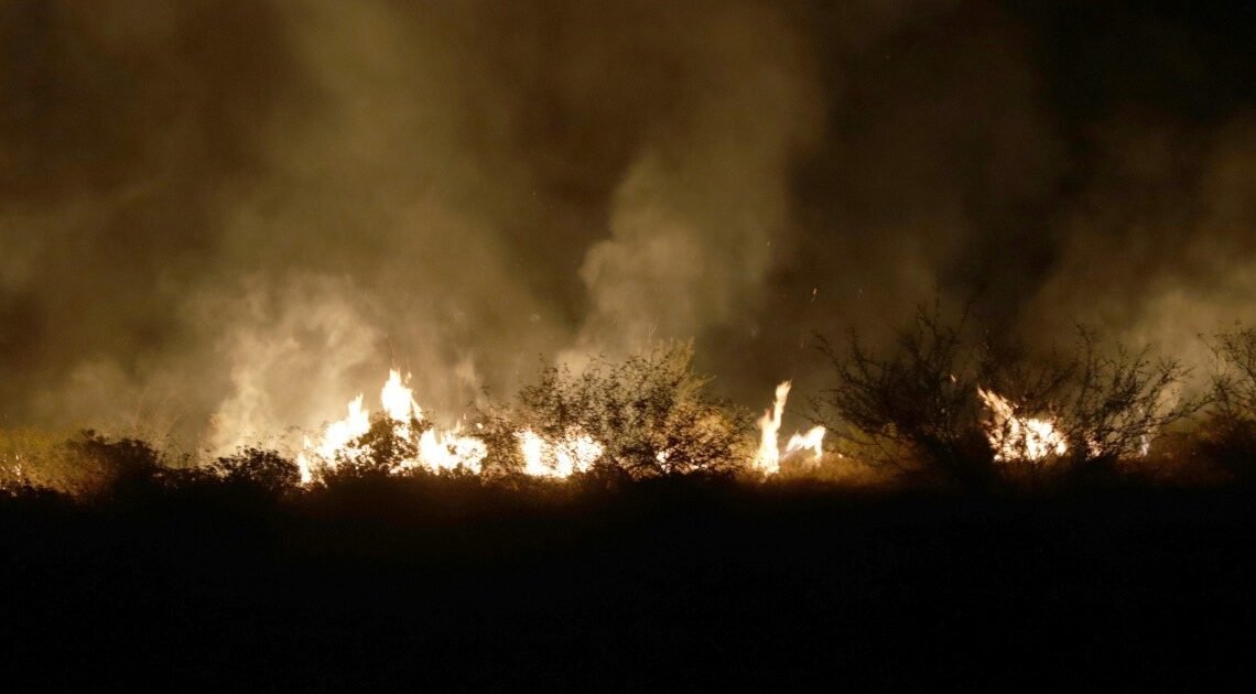 Aumentan incendios de maleza al Oriente de la ciudad