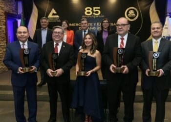 Reconoce Canaco labor empresarial de sonorenses