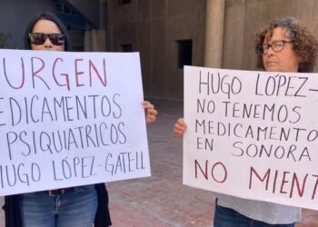 Hermosillo: Alejandra se manifiesta por medicinas siquiátricas para su hijo; Salud se las proporcionará