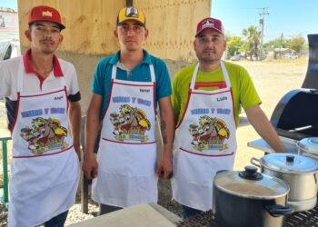 Los hermanos Valenzuela traen el sazón de la Sierra sonorense a la ciudad