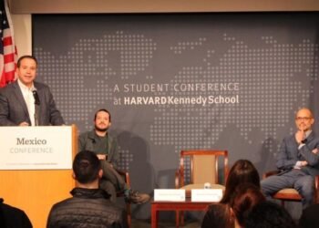Participa Antonio Astiazarán en un panel de conferencias en Harvard