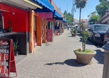 Se vende dólar por debajo de los .90 en Nogales