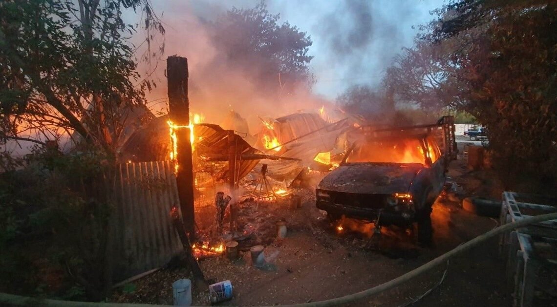 Se incendia carpintería en ejido La Victoria