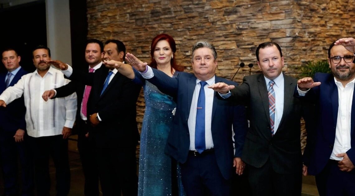 Juventino Félix Lugo rinde protesta como presidente de Canaco Hermosillo para el periodo 2023-2024