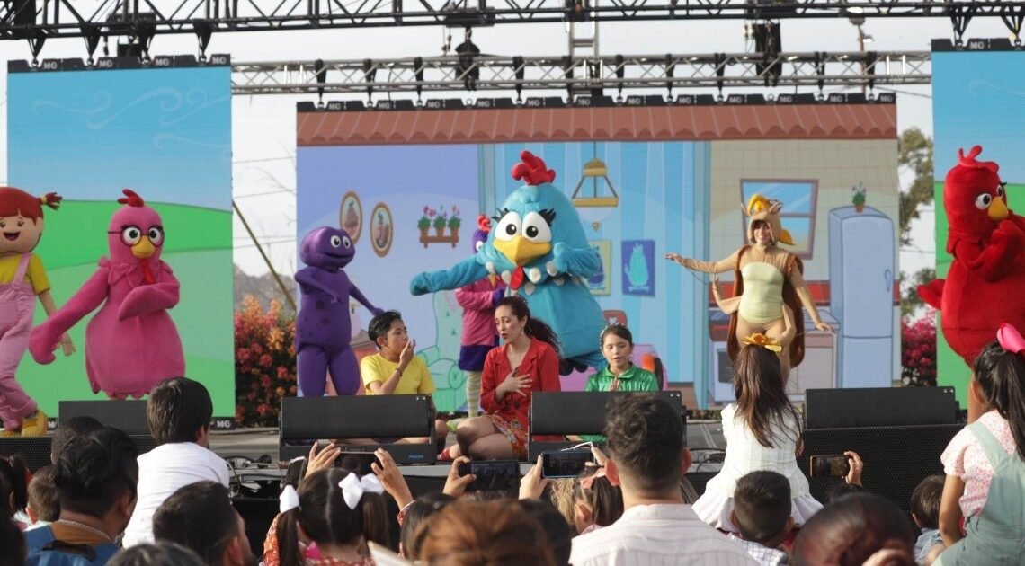 Presentación de la “Gallina Pintadita” en el Teatro del Pueblo de la Expogan Presentación de la “Gallina Pintadita” en el Teatro del Pueblo de la Expogan