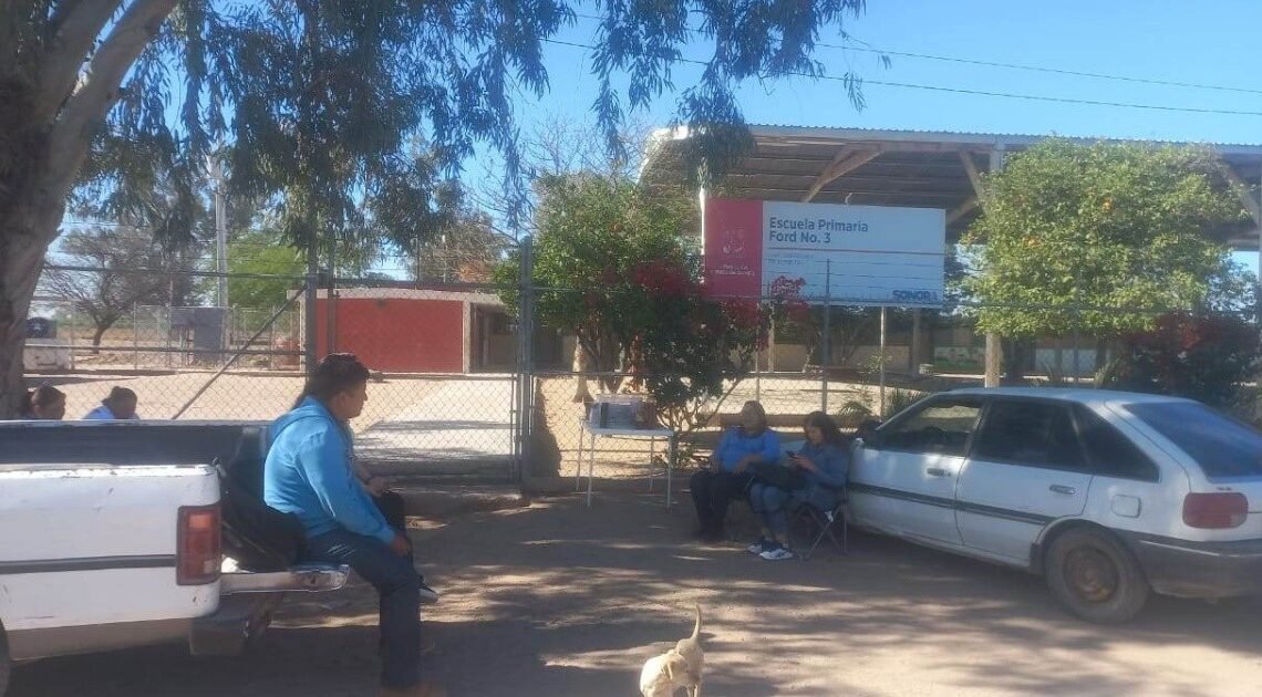 Escuela primaria Ford 3 sin aire acondicionado desde hace un año; padres exigen se atienda el problema Escuela primaria Ford 3 sin aire acondicionado desde hace un año; padres exigen se atienda el problema