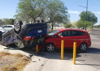 Hermosillo: Choque Volcamiento en bulevar Quintero Arce deja una persona lesionada