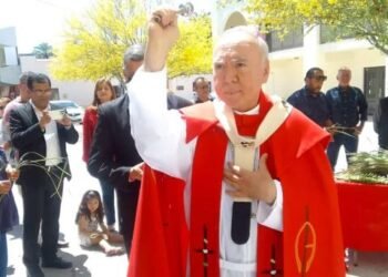 Insta el Arzobispo a buscar el justo medio