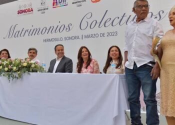 Atestigua alcalde enlace matrimonial de casi 400 parejas