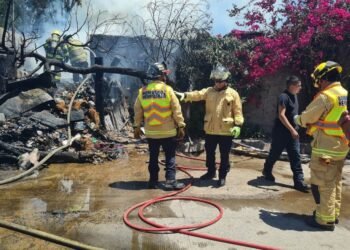 Hermosillo: Se incendia patio en colonia “El Apache”